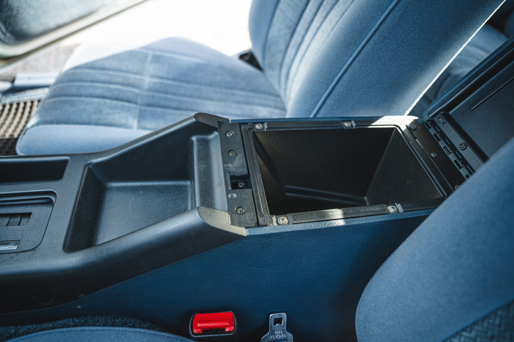 Innenraumfoto von 1991 Ford Thunderbird (34)