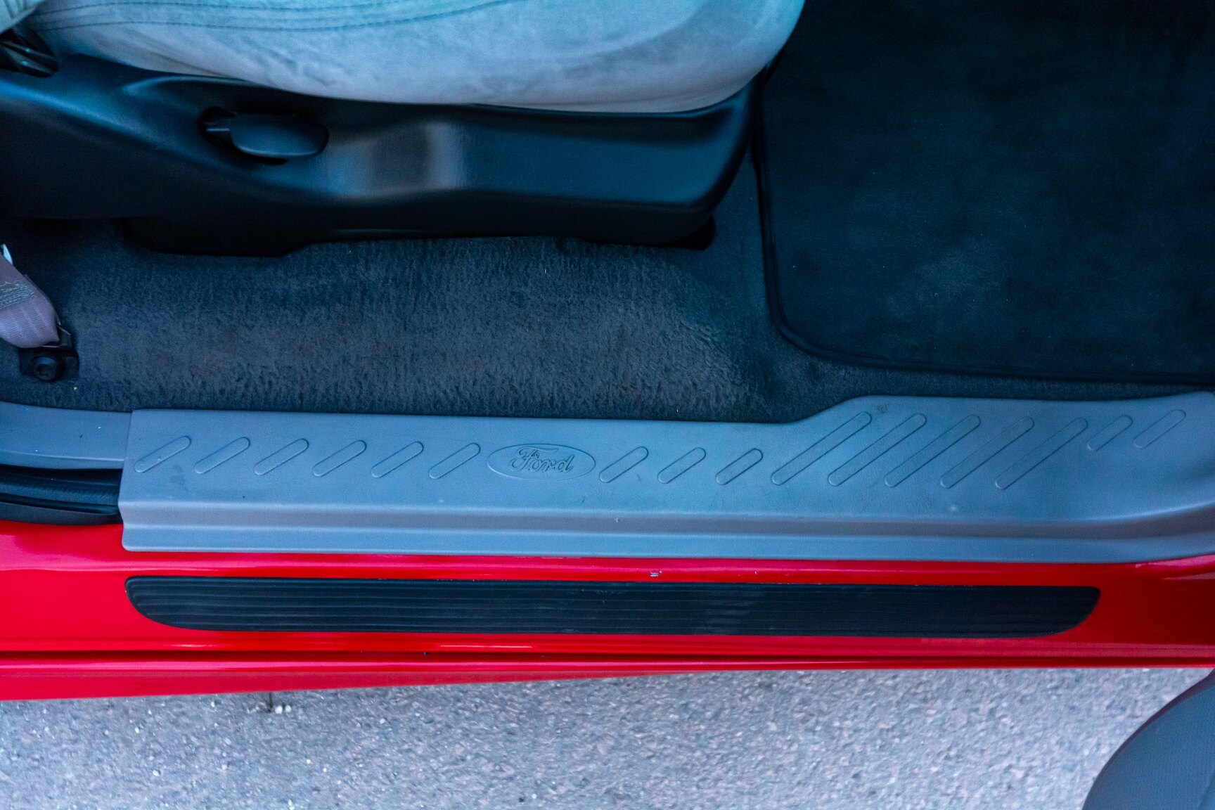 Interior image of 2000 FORD F-150 SVT Lightning