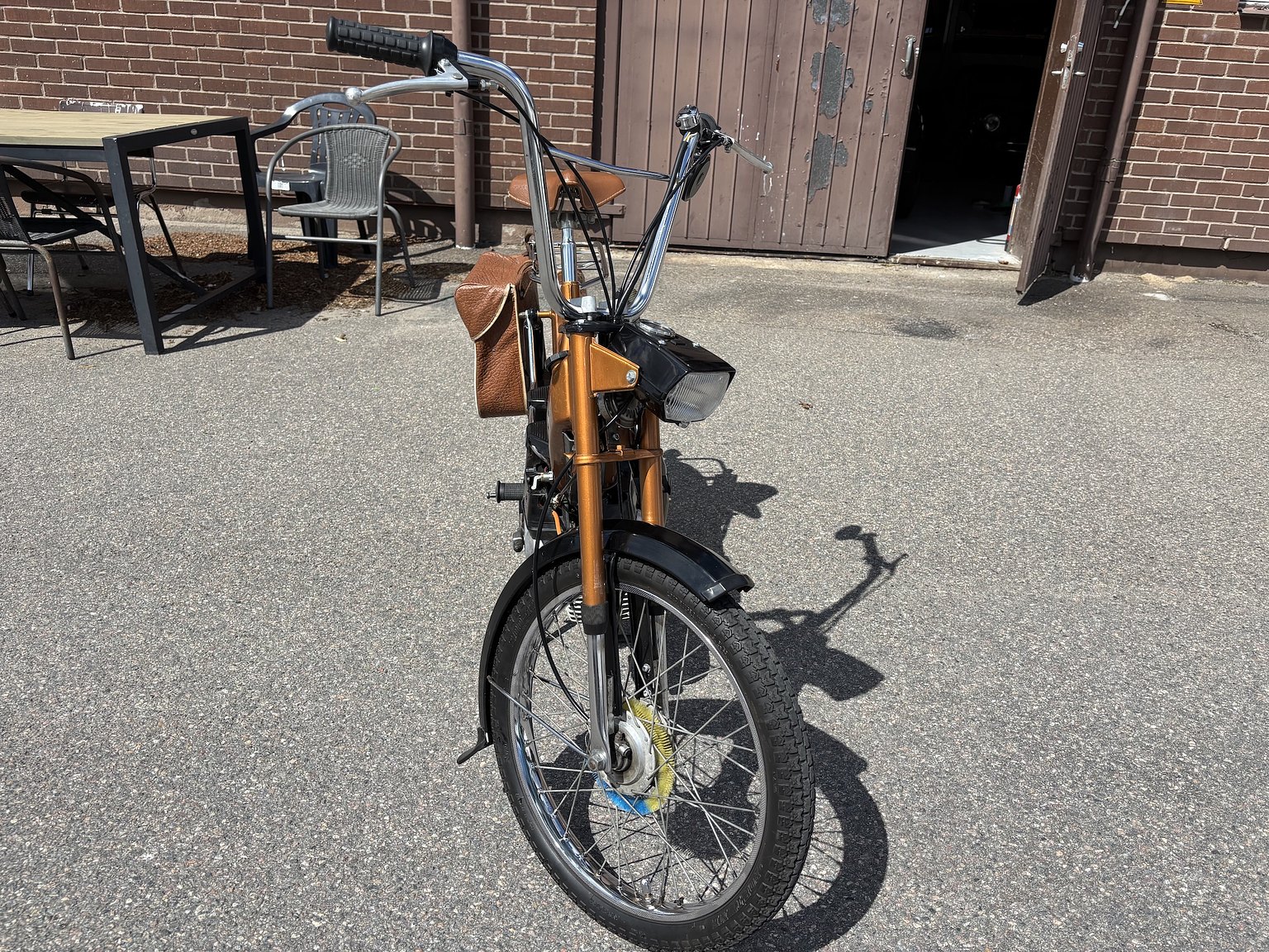Exterior image of Puch Maxi
