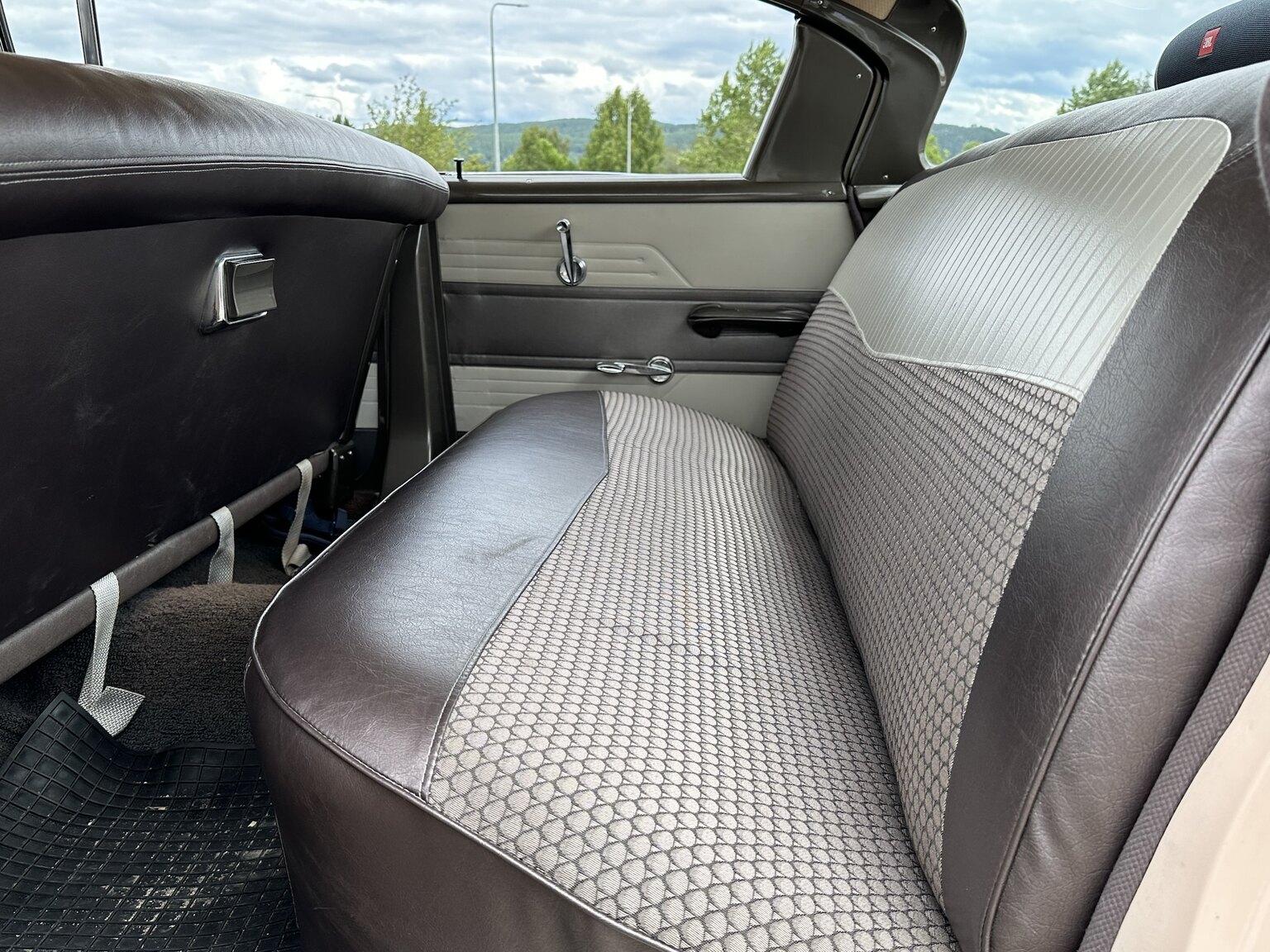 Interior image of 1959 Mercury Monterey 4-door Hardtop Cruiser
