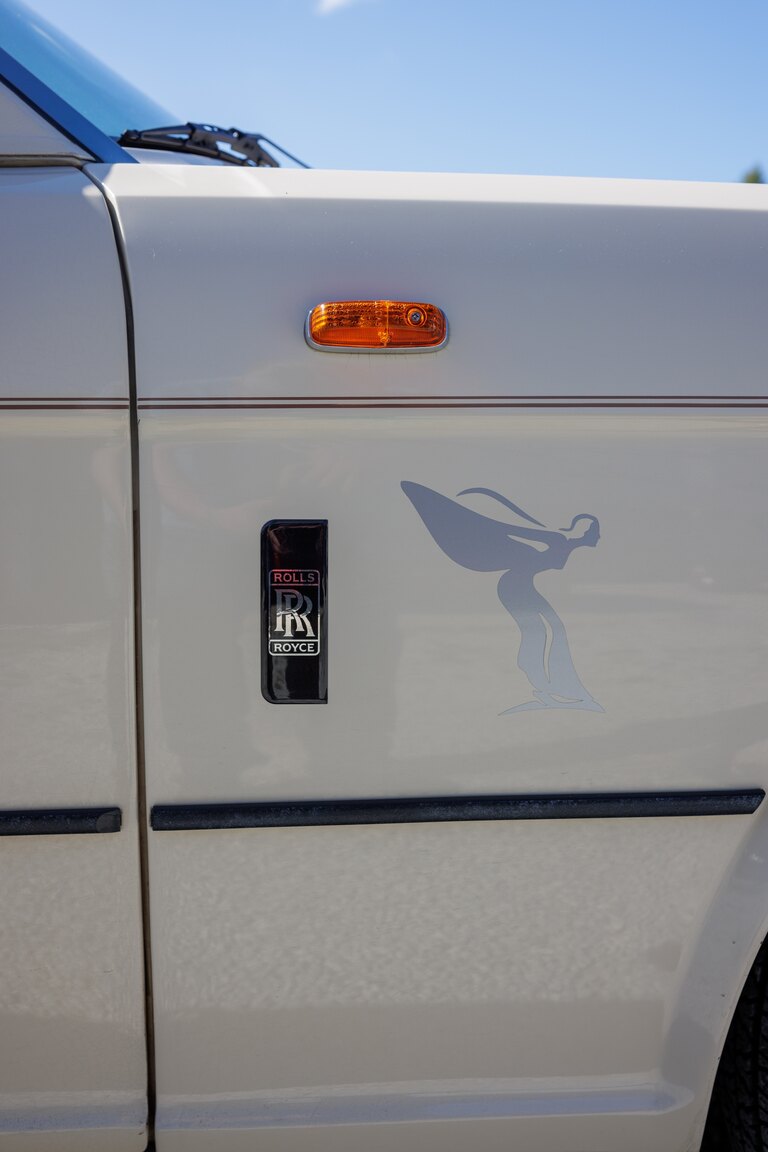 Exterior image of 1991 Rolls Royce Silver Spur LWB