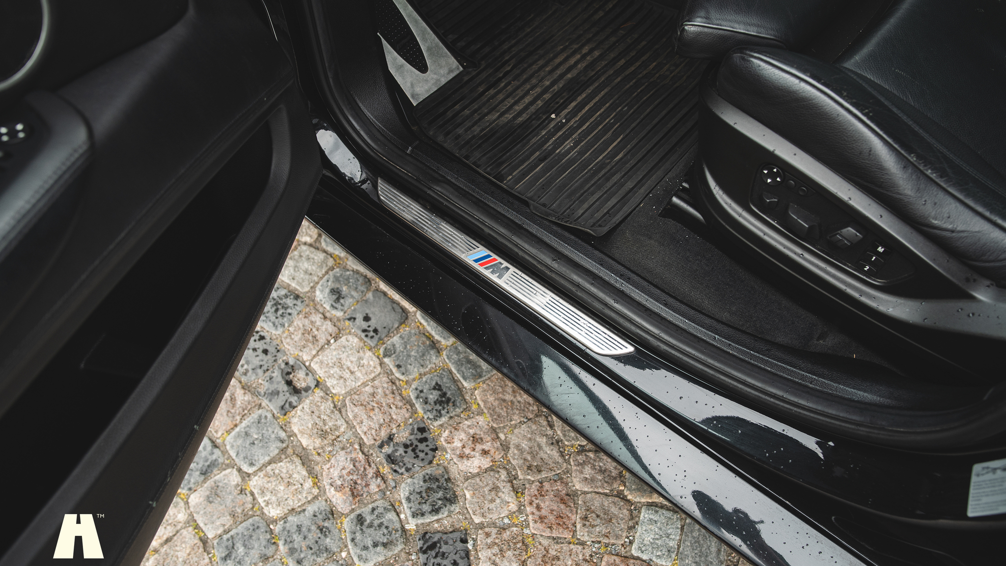 Interior image of 2010 BMW X6 M Ferrita 555HK (56)