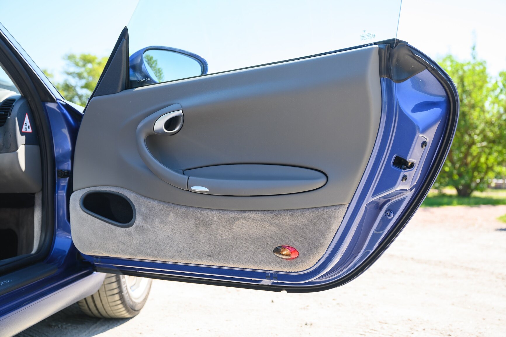 Innenraumfoto von 1998 Porsche 911 Carrera Tiptronic (47)