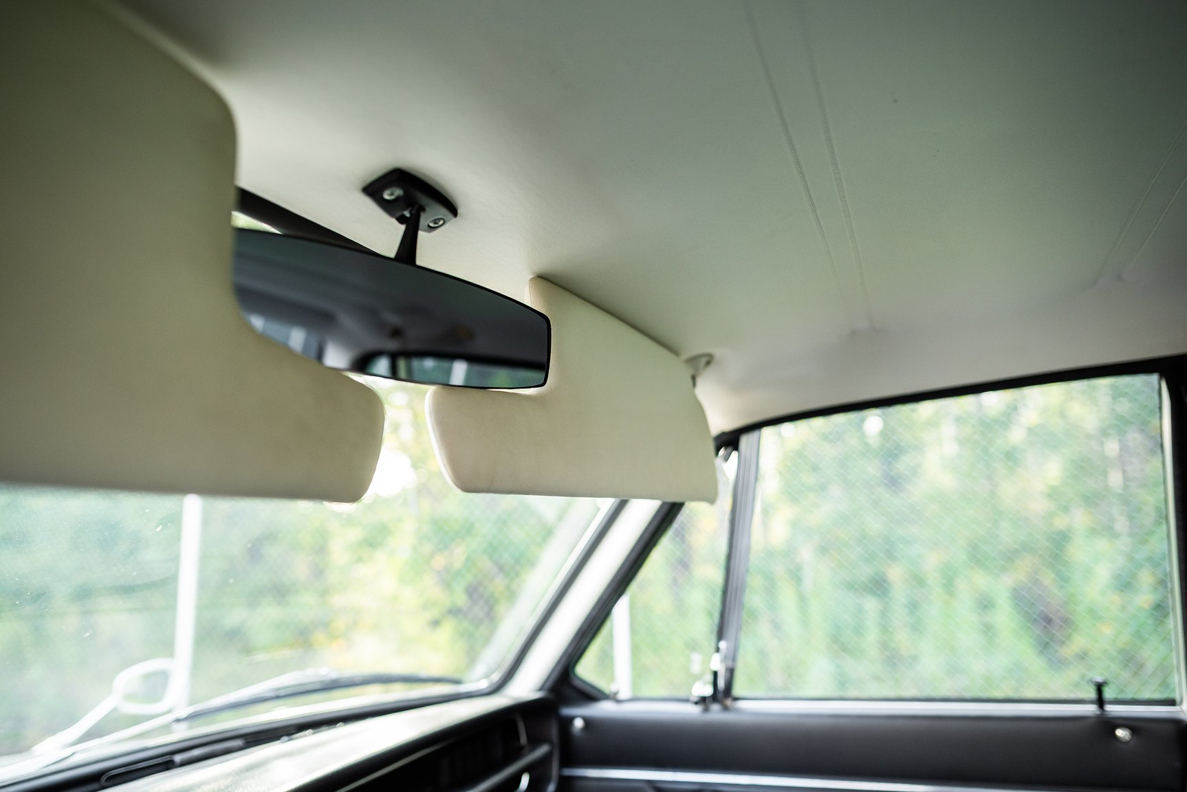 Interior image of 1967 Volvo 144 1.8 