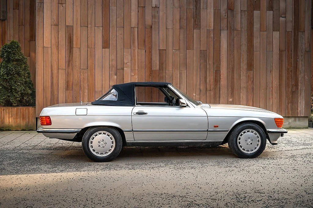 Bild von 1987 Mercedes-Benz 560SL (10)