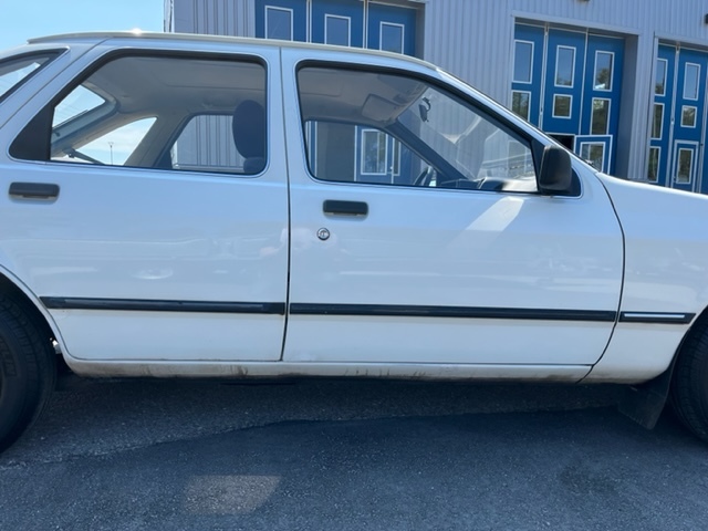 Exterior image of 1983 Ford Sierra