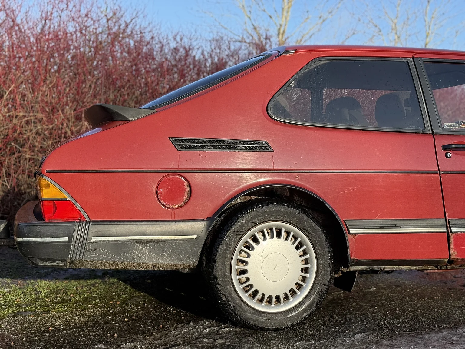 Exterior image of 1991 SAAB 900S Turbo 2-door (47)