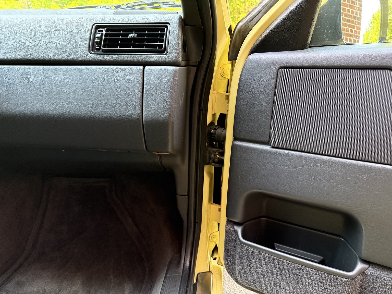 Interior image of 1995 Volvo 850 T-5R