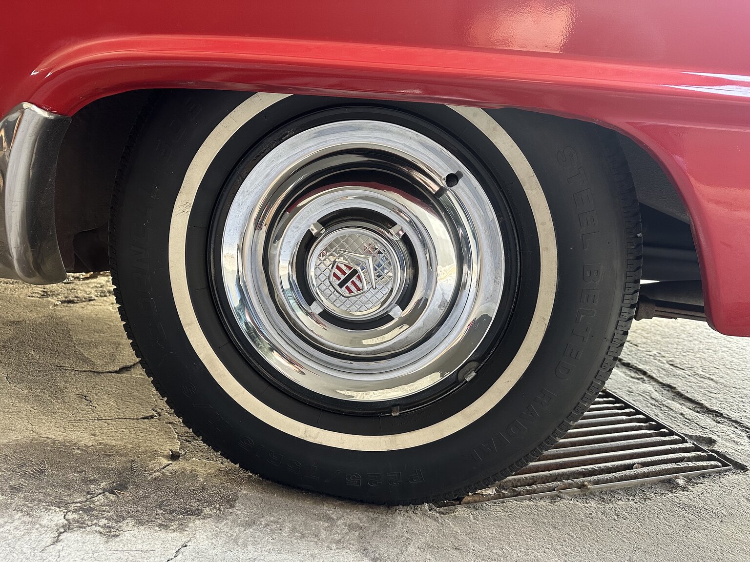 Exteriörbild på 1955 Dodge Custom Royal Sedan HEMI