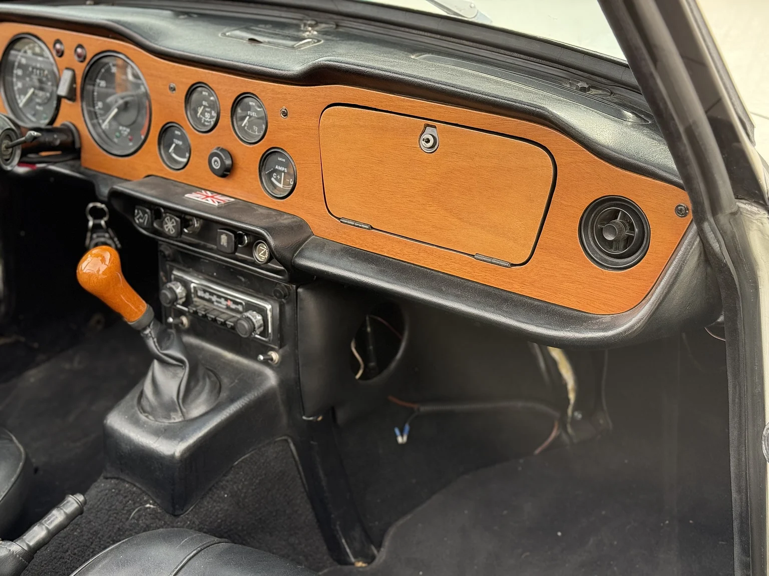 Interiörbild 1970 Triumph TR6 (18)