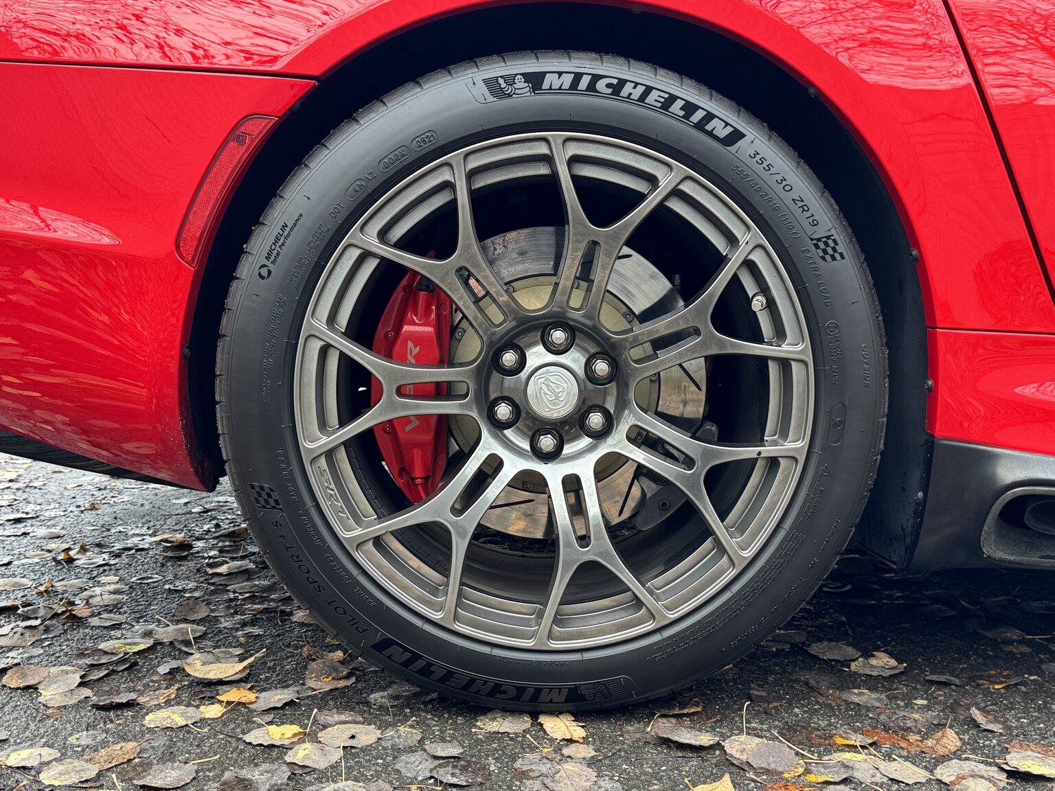 Exteriörbild på 2014 Dodge Viper GTS (44)