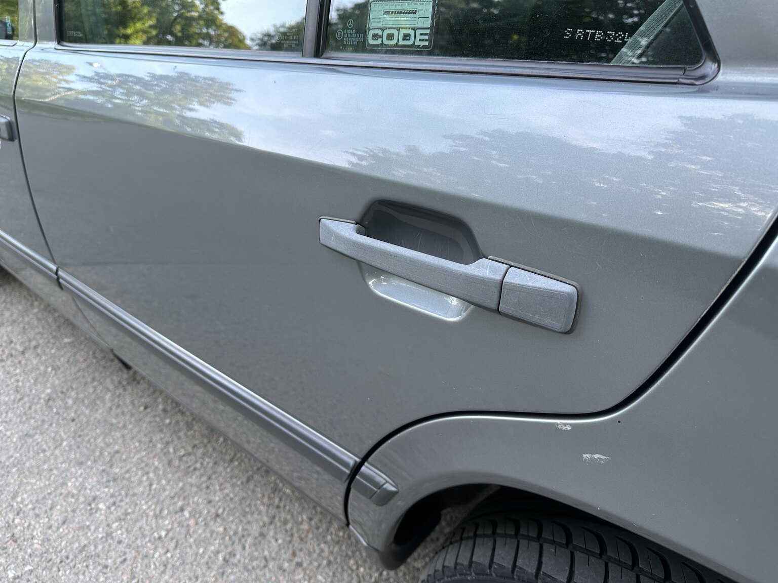 Exteriörbild på 1989 Mercedes-Benz 230E