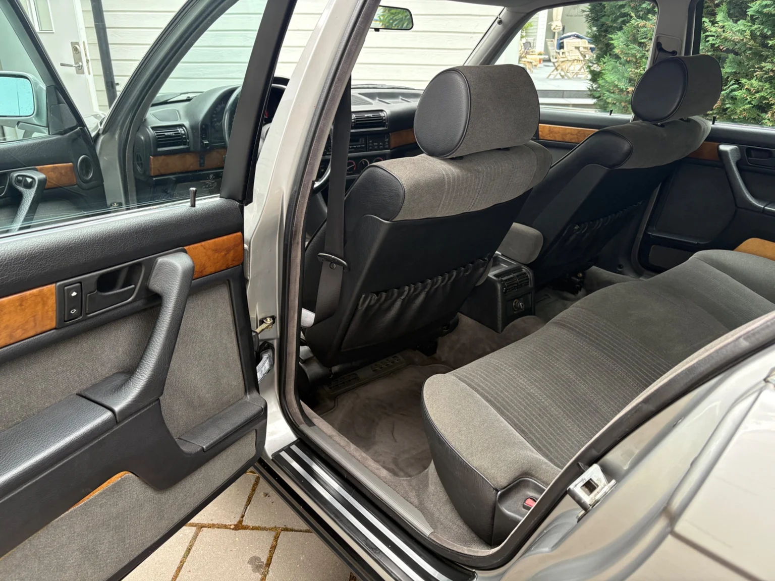Interiörbild 1988 BMW 730iA (2)