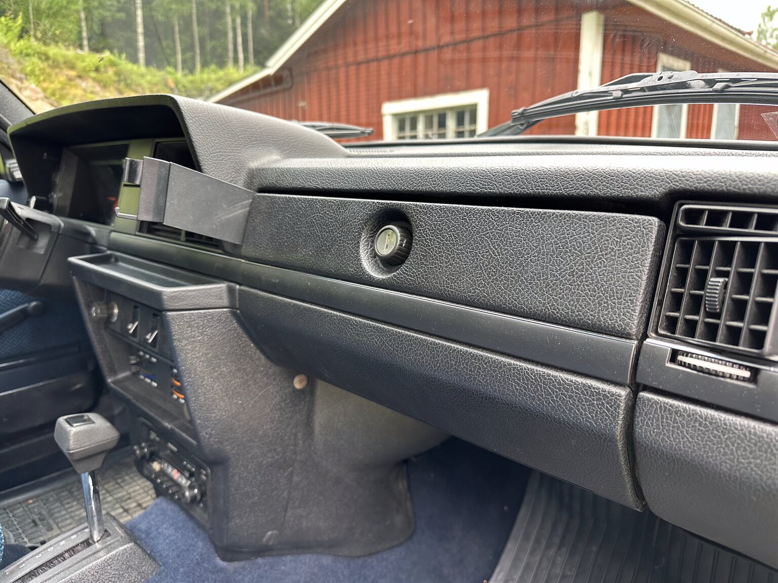 Interior image of 1986 Volvo 244