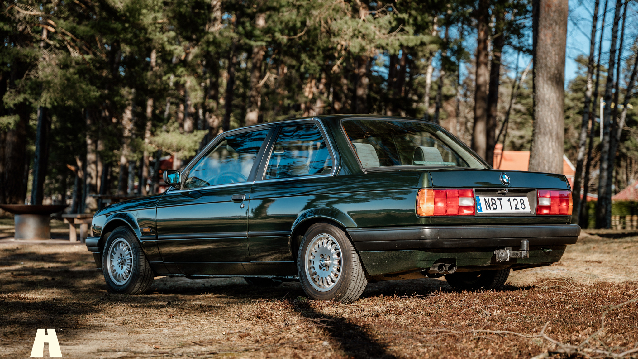 Exterior image of 1988 BMW 325 Coupé (7)