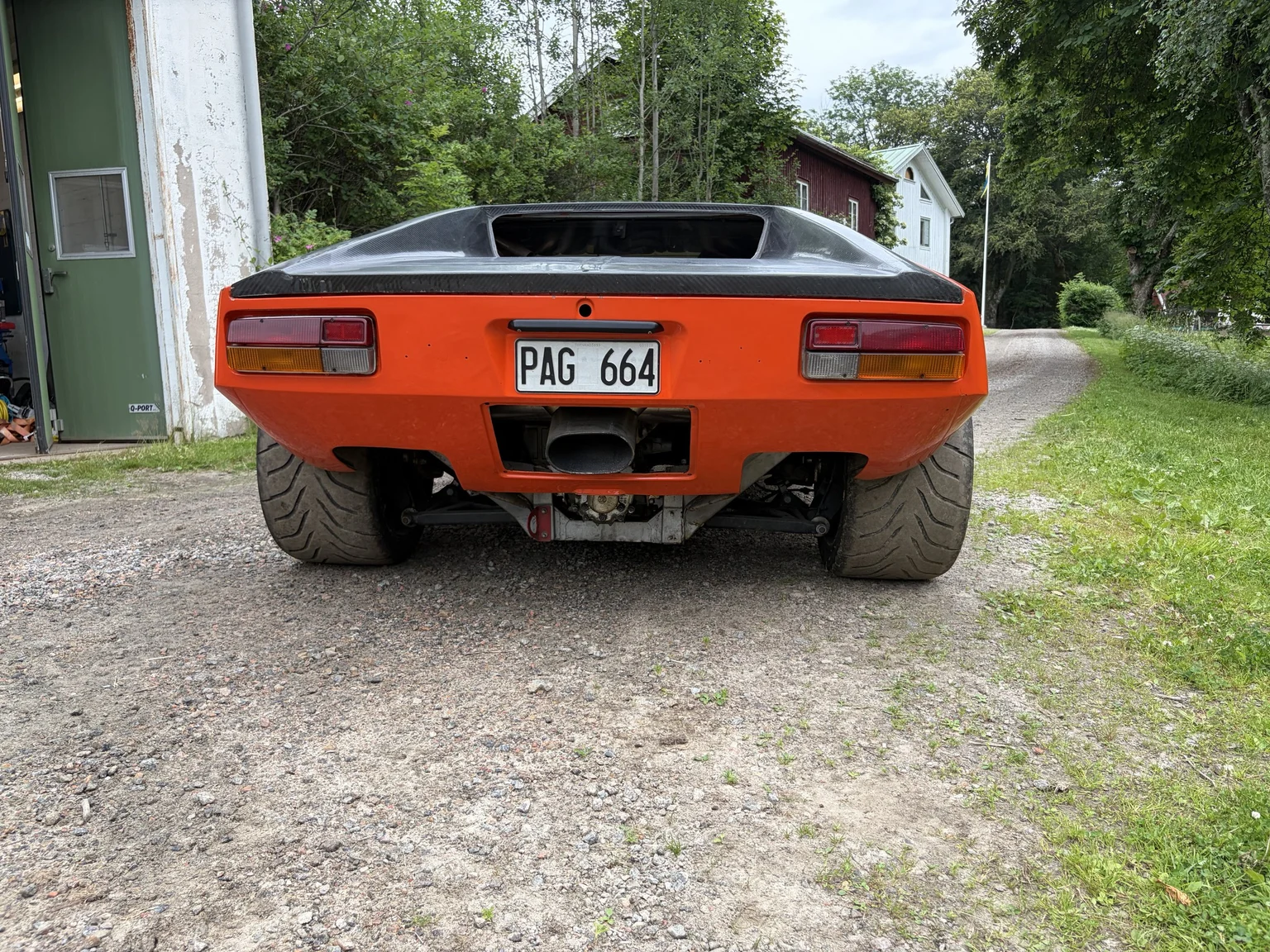 Exteriörbild på 1972 De Tomaso Pantera LS Restomod (46)