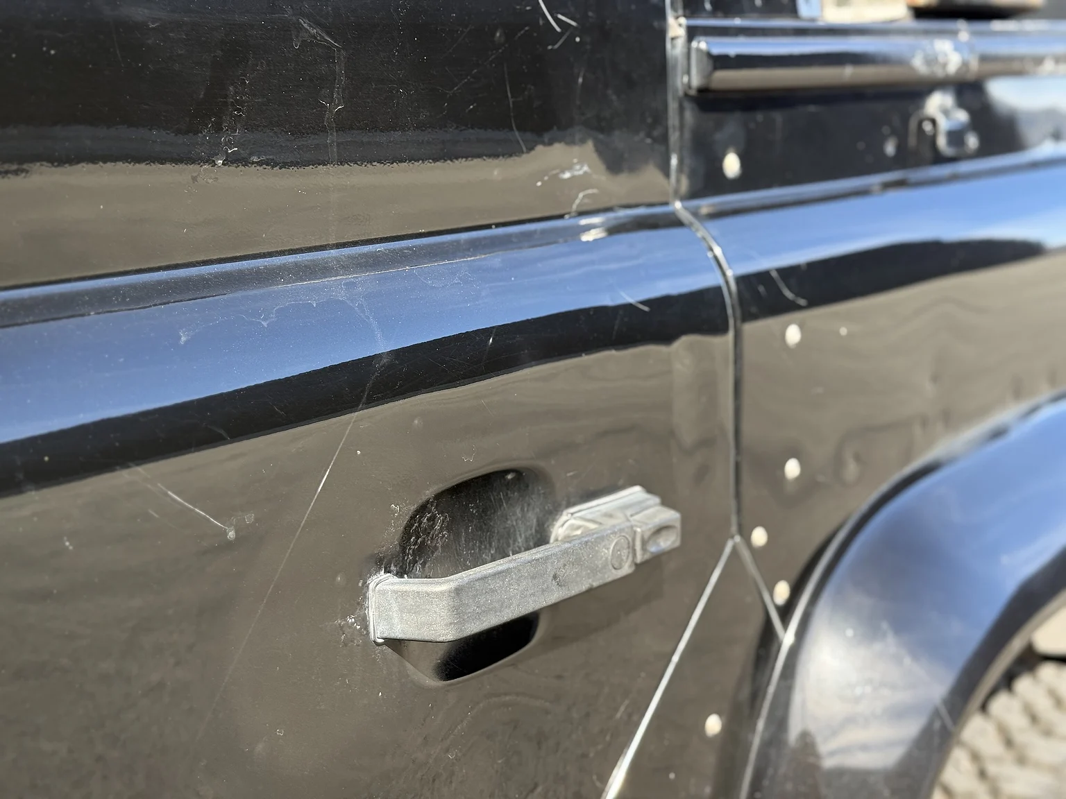 Aussenfoto 2000 Land Rover Defender 110 Tomb Raider (65)