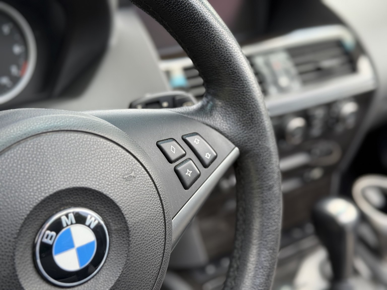 Interior image of 2004 BMW 645Ci Convertible