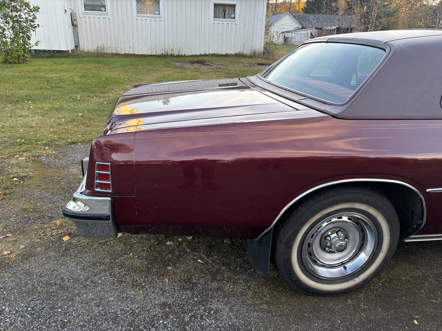 Exteriörbild på 1976 Chrysler Cordoba