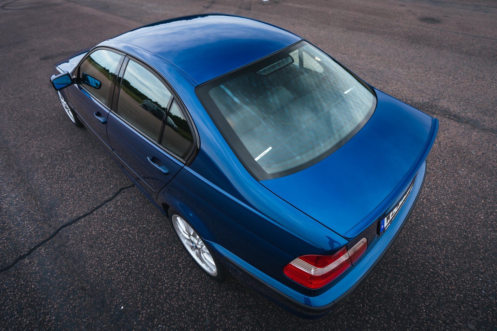 Exterior image of 2003 BMW 330i