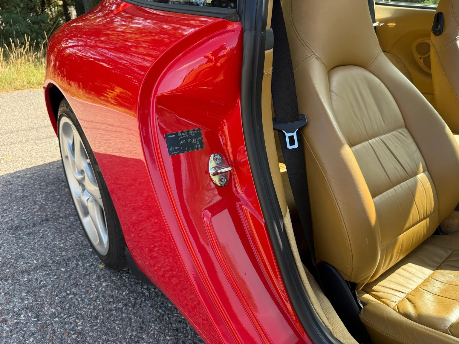 Interior image of 1998 Porsche 911 Carrera (56)
