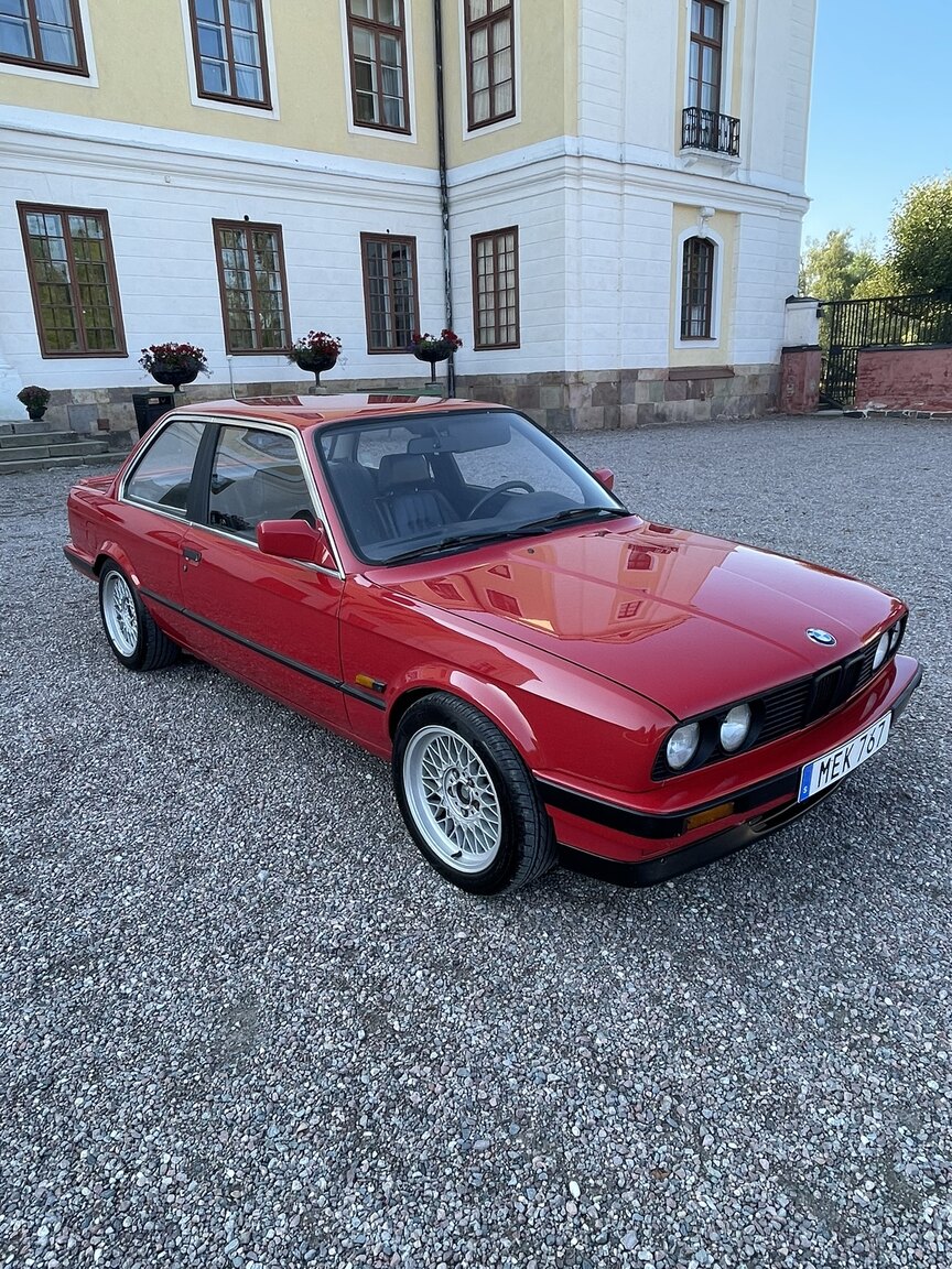 Aussenfoto 1987 BMW 320i