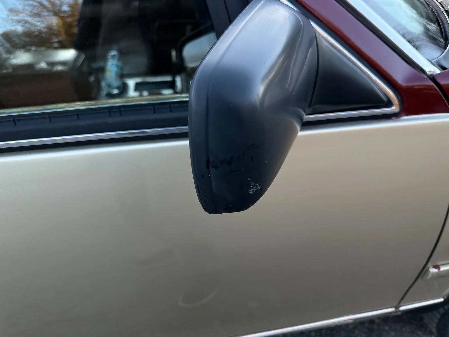 Exterior image of 1989 Cadillac Seville (116)