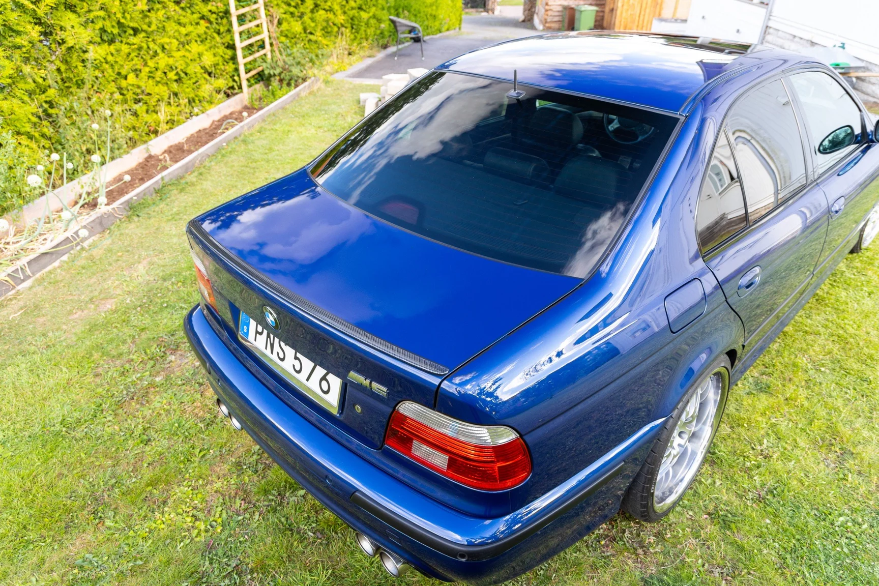 Exterior image of 2002 BMW M5 E39 (46)