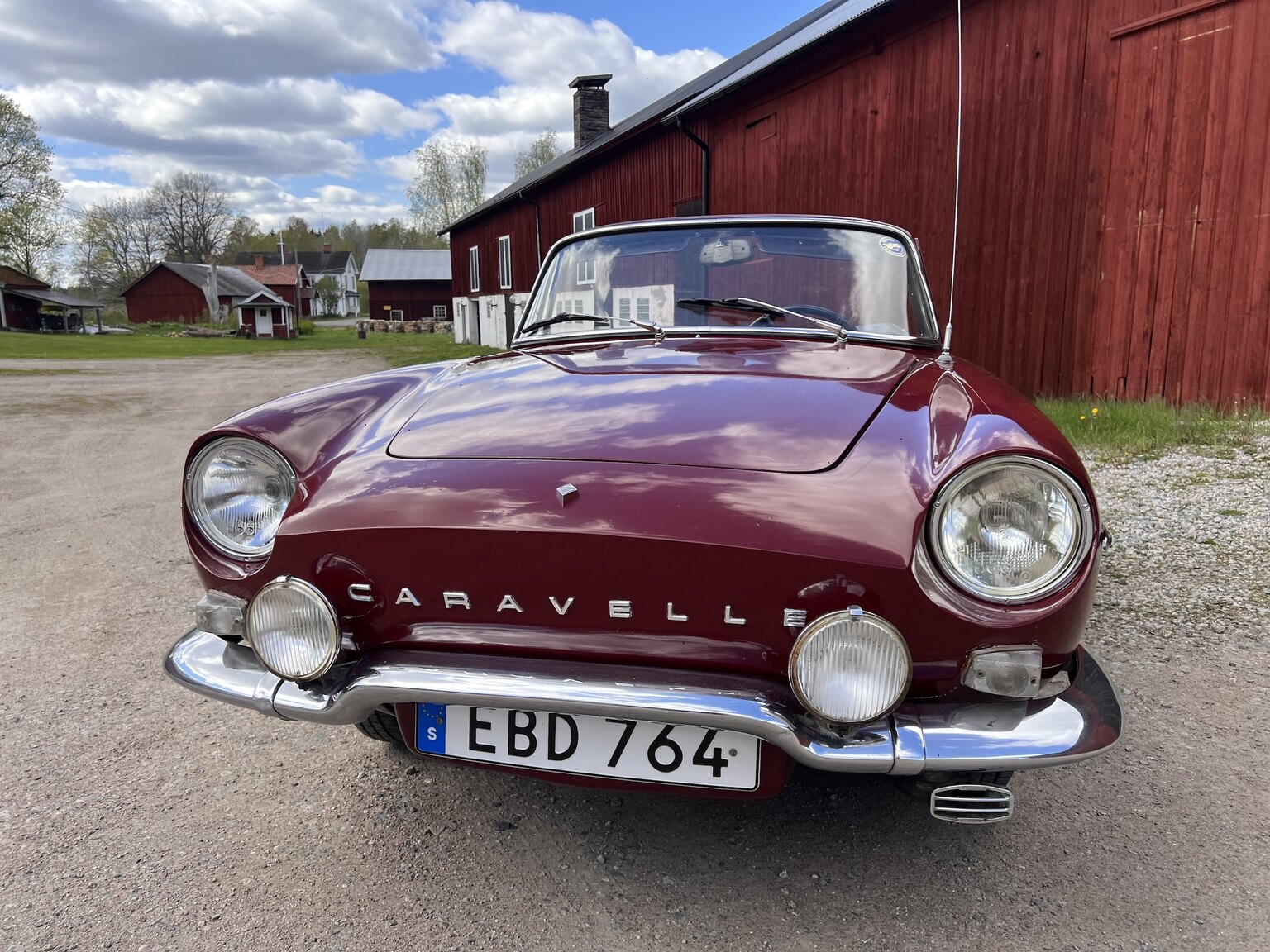 Exterior image of 1967 Renault Caravelle Coupé