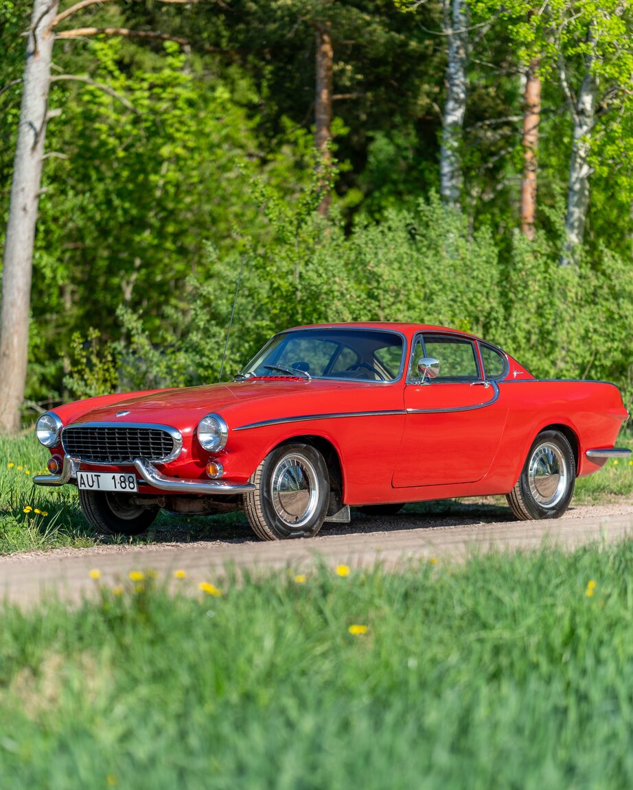 Exterior image of 1961 Volvo P1800