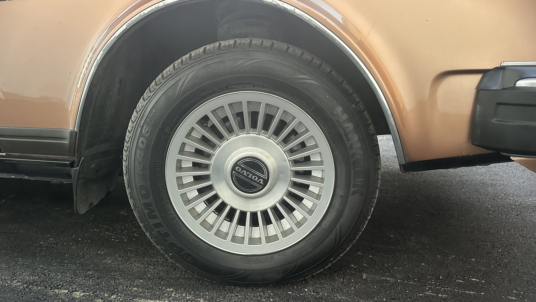 Exteriörbild på 1981 Volvo 244 GLE D6