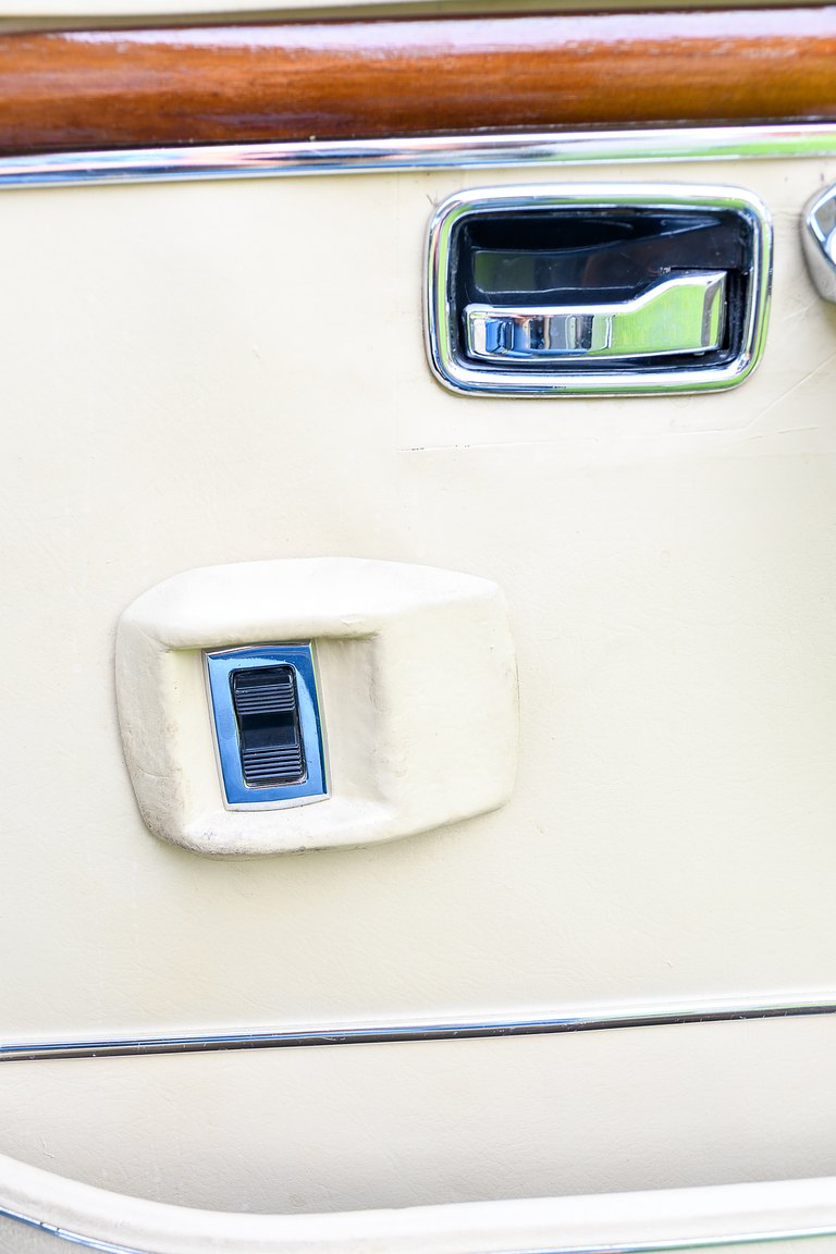 Interior image of 1969 Mercedes-Benz 300 SEL
