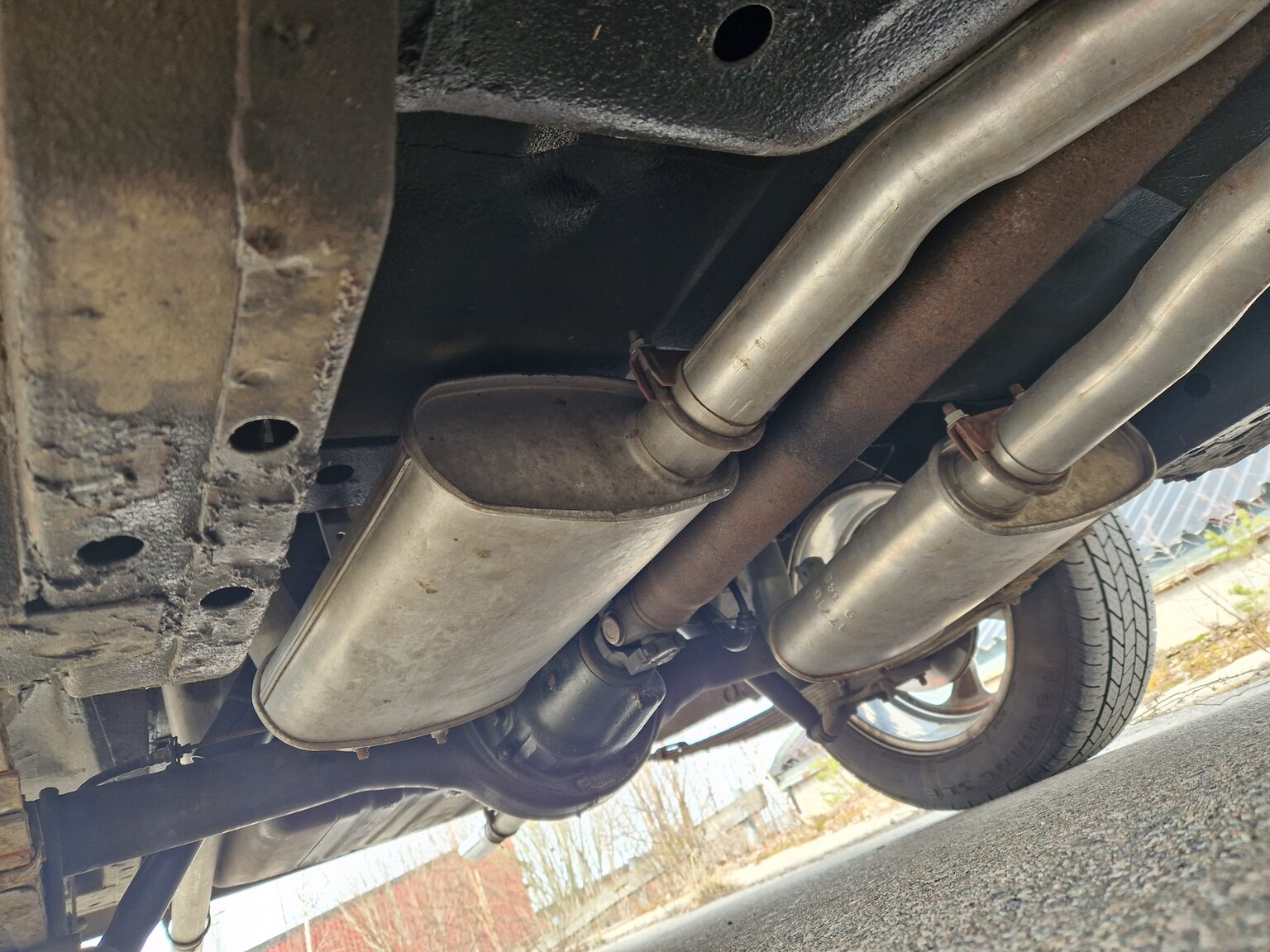 Image of 1961 Chrysler New Yorker Sedan mechanics (34)