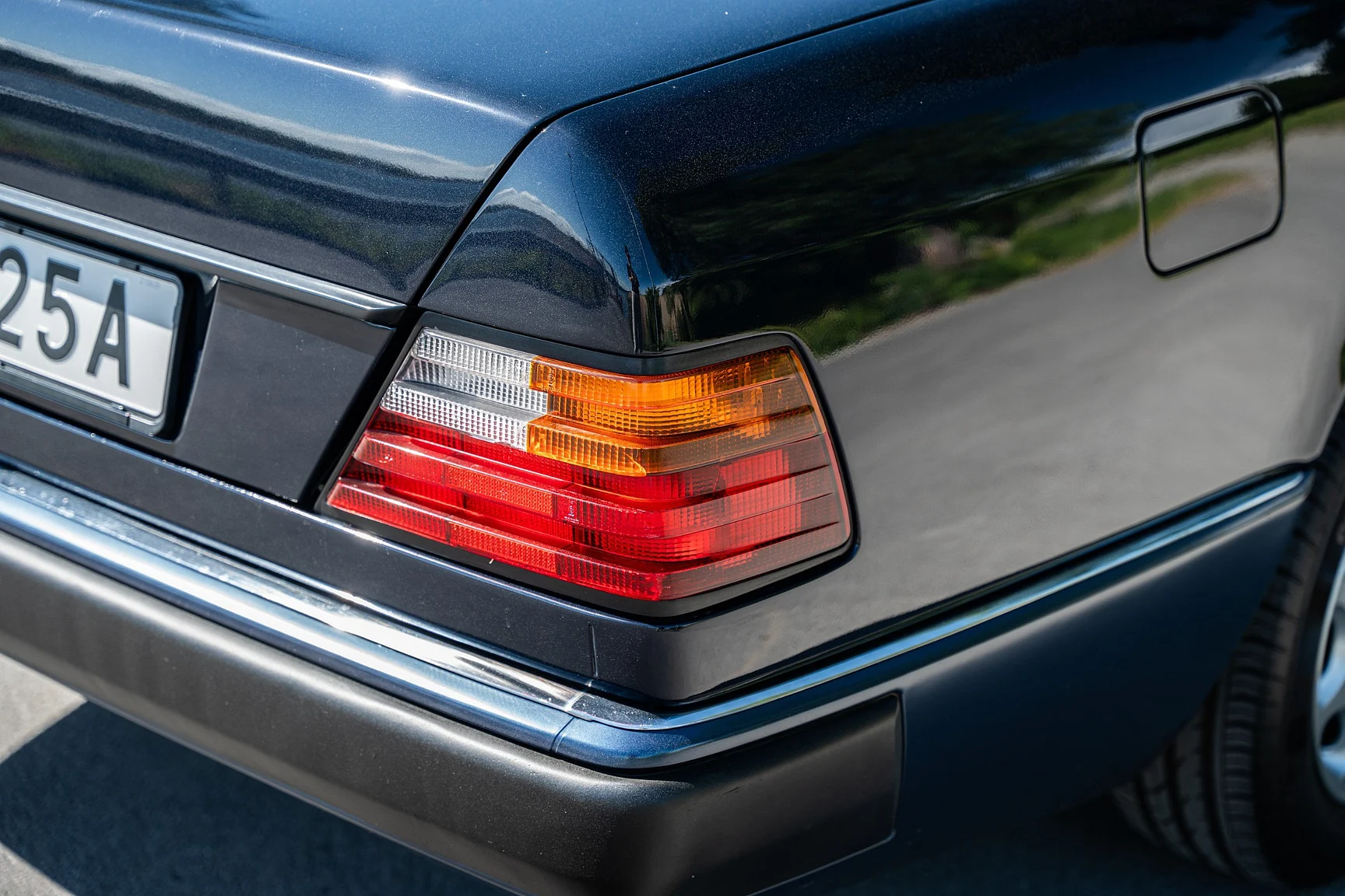 Exteriörbild på 1993 Mercedes-Benz 300 CE-24 Cabriolet (29)