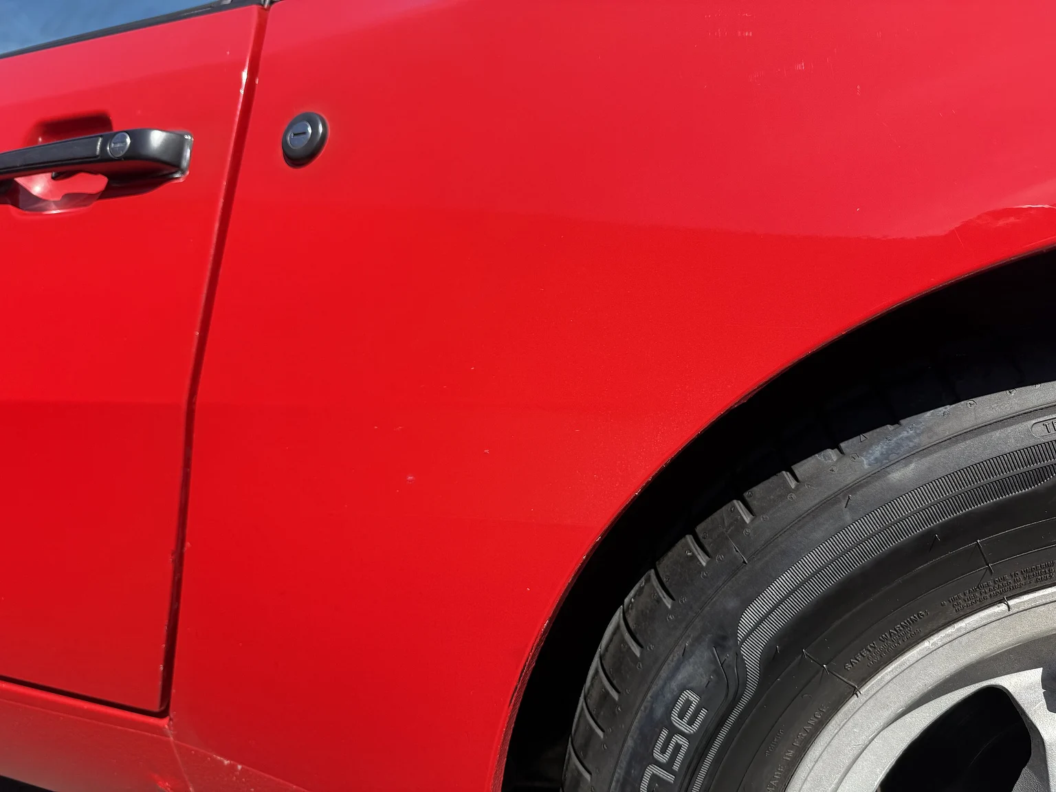 Exteriörbild på 1984 Porsche 944 Targa (29)