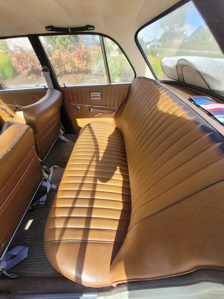Interiörbild 1966 Renoveringsobjekt BMW 1800