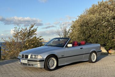 Exteriörbild på 1993 BMW 325 I CABRIO 