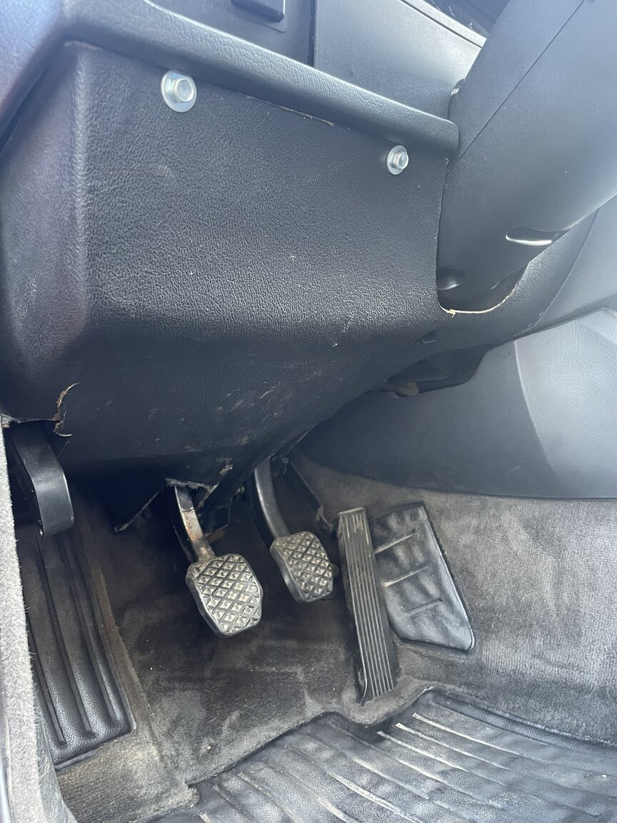 Interior image of 1987 BMW 320i