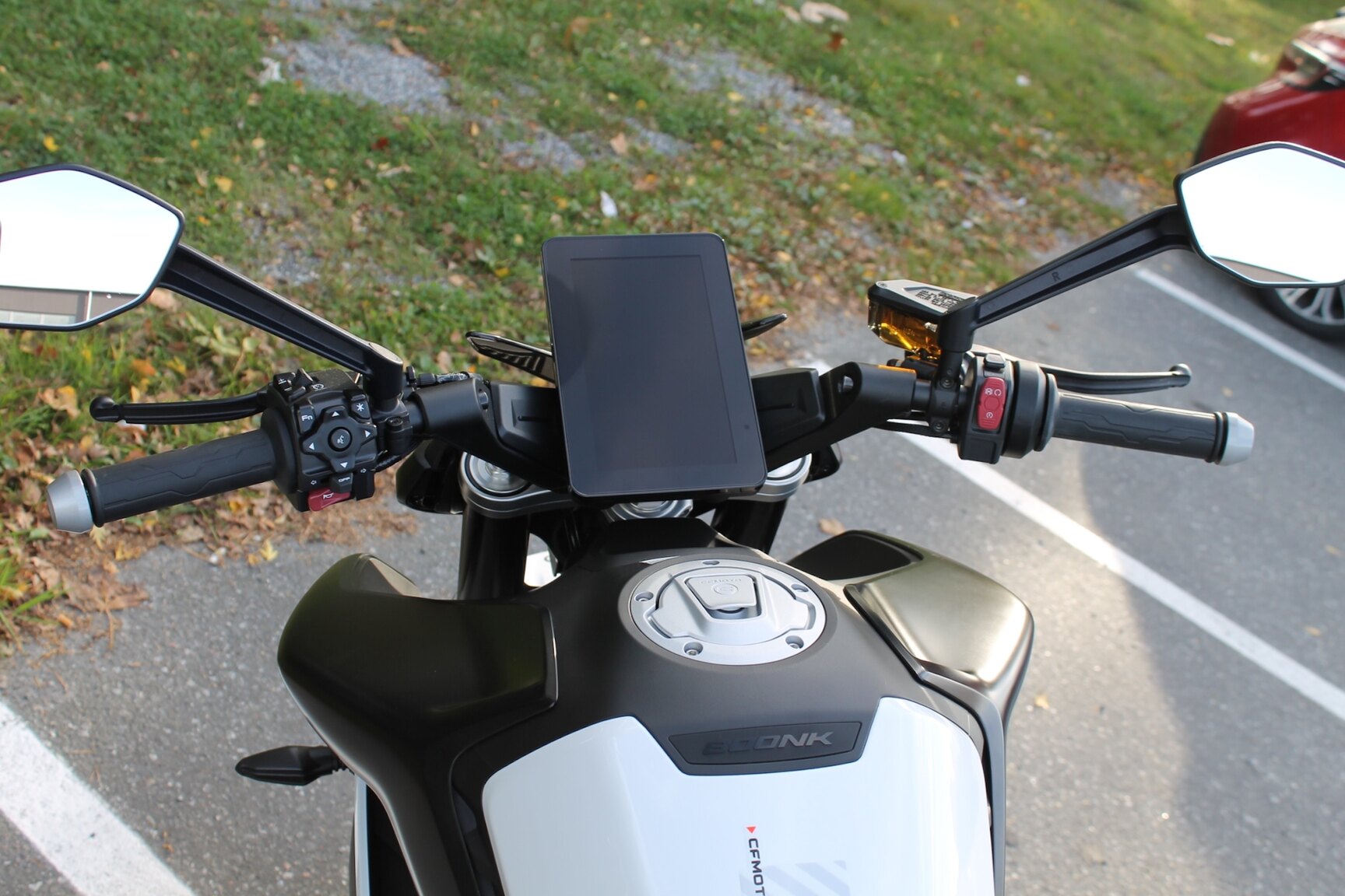 Aussenfoto 2023 CFMOTO 800NK