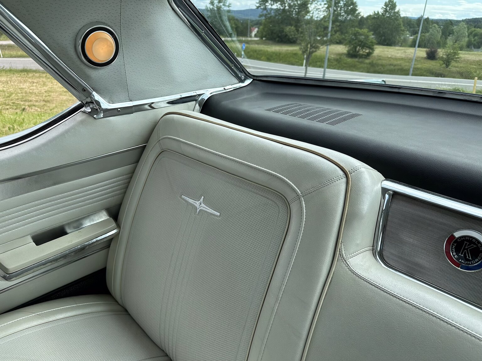 Interiörbild 1964 Chrysler 300K