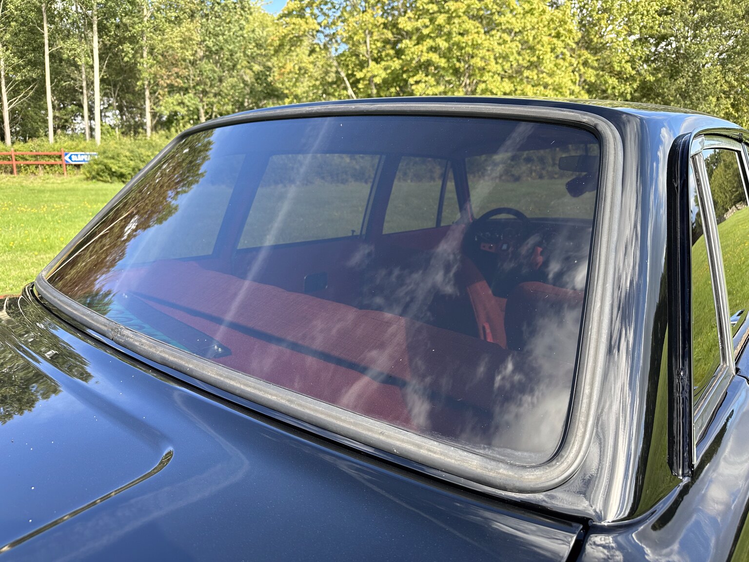 Aussenfoto 1969 Volvo 144 custom