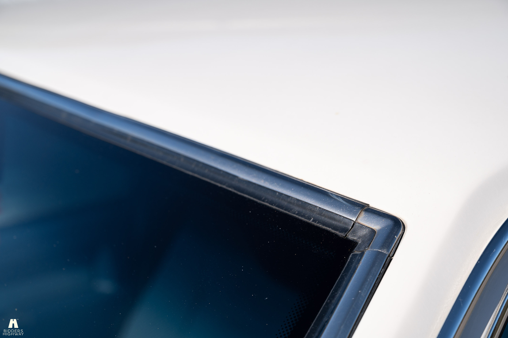 Exterior image of 1988 Volvo 740 GL (44)