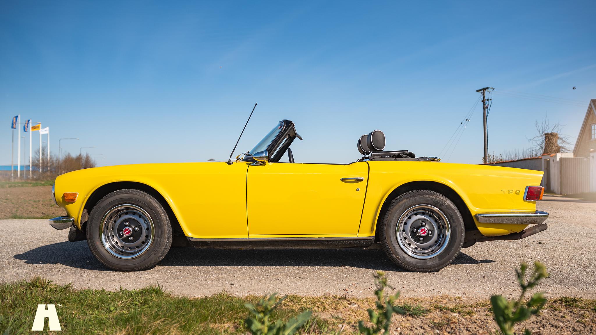 Exterior image of 1974 Triumph TR6 (2)