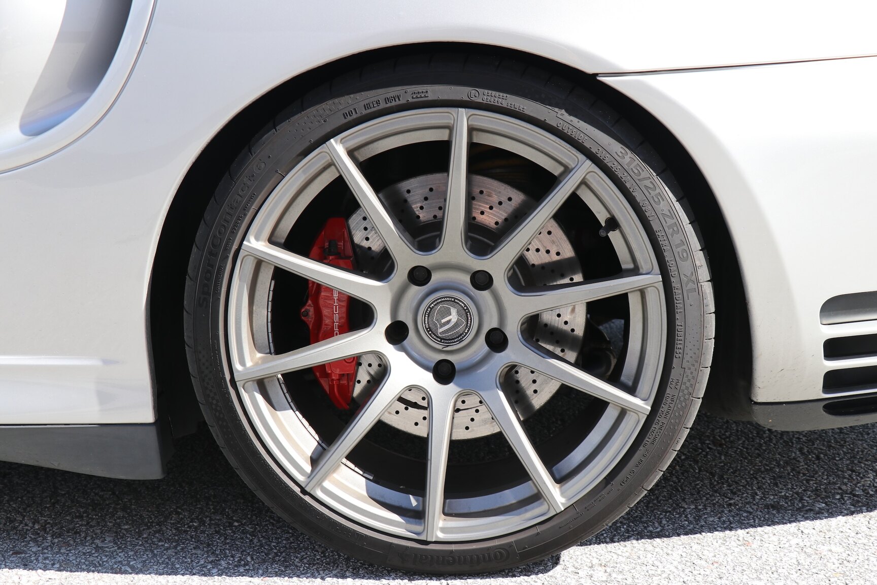 Exteriörbild på 2001 Porsche 911 Turbo