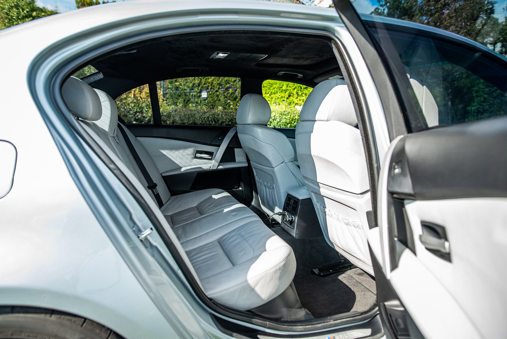 Interior image of 2006 BMW E60 M5