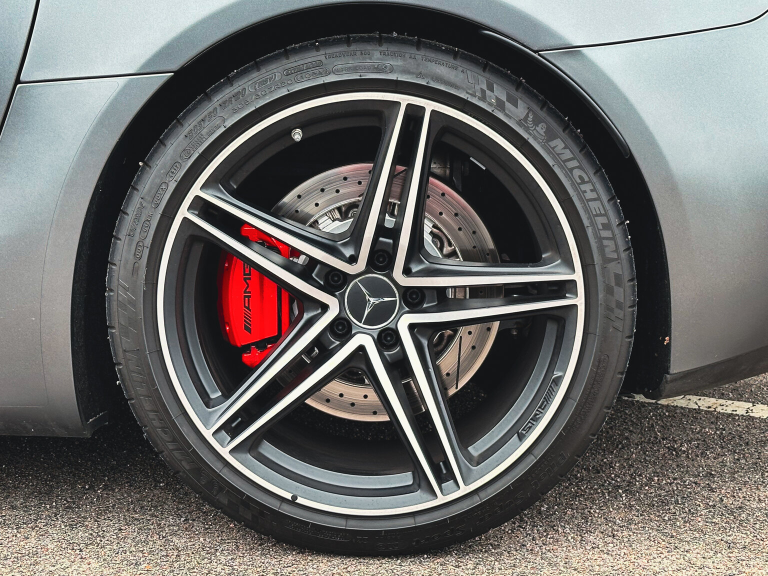 Exteriörbild på 2018 Mercedes Benz AMG GT C