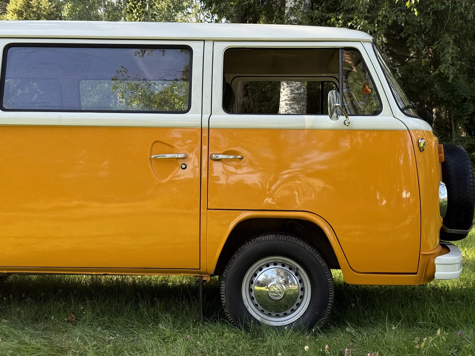Aussenfoto 1975 Volkswagen Transporter Campervan (16)