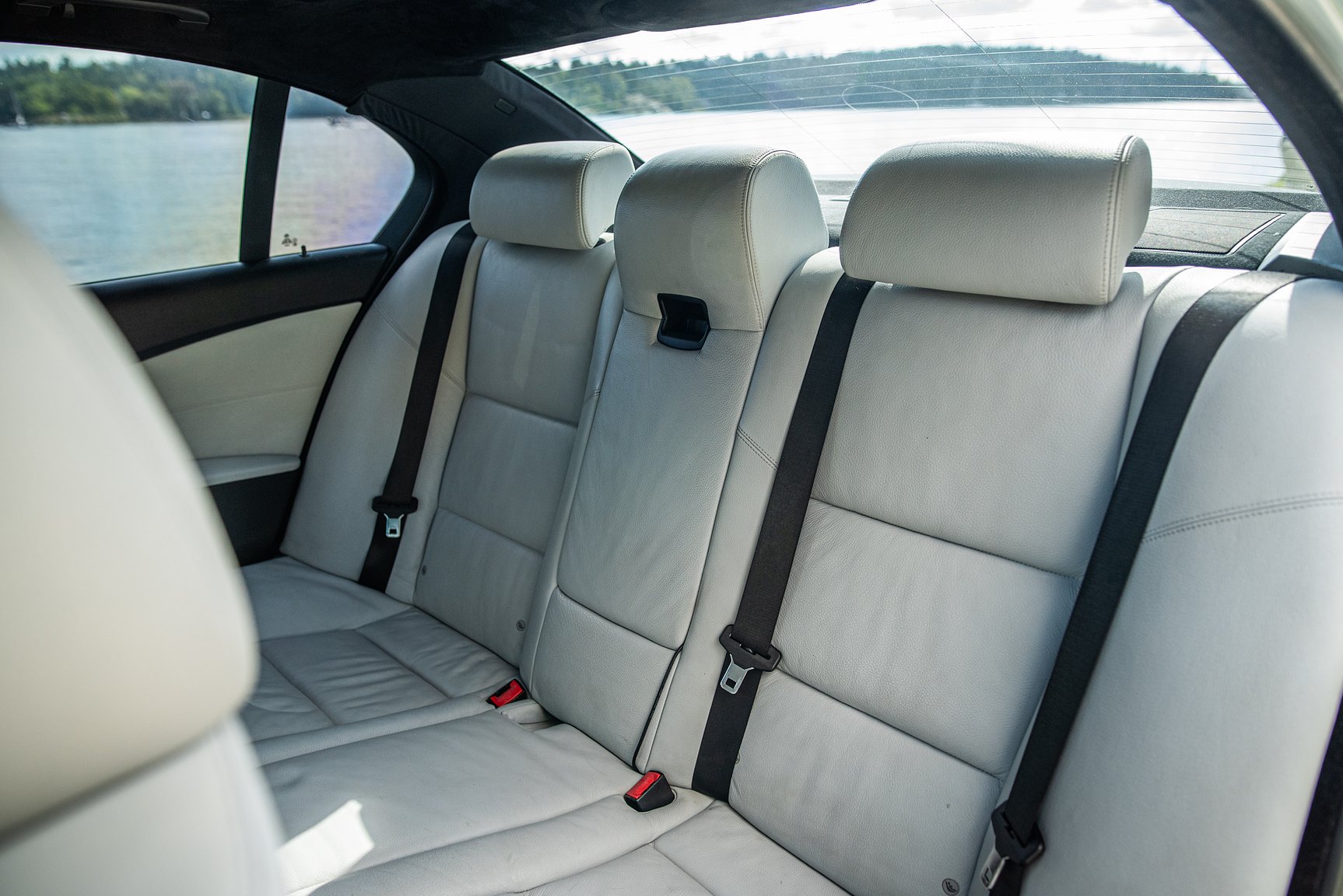 Interior image of 2006 BMW E60 M5