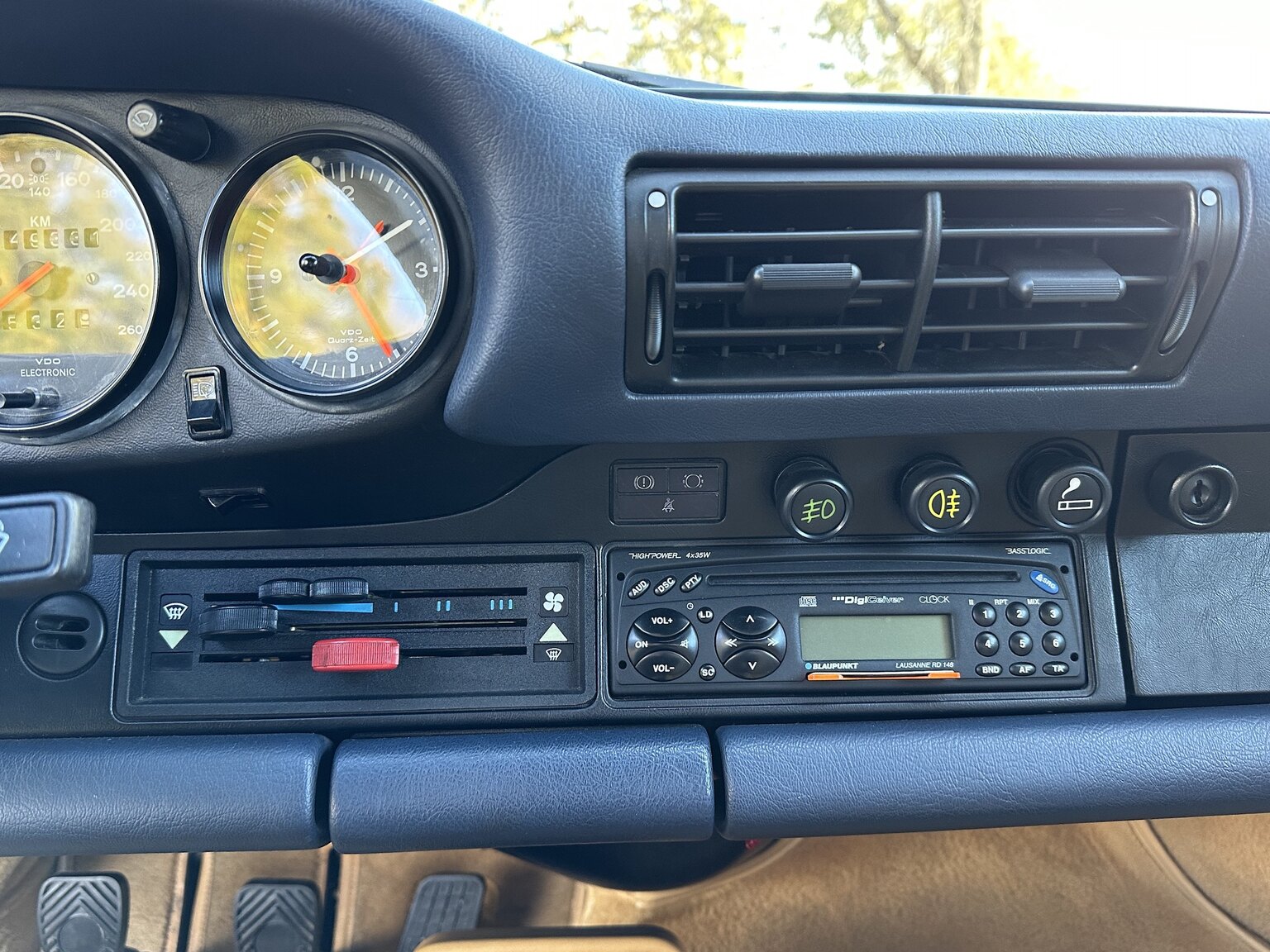 Interior image of 1986 Porsche 911 Carrera 3.2