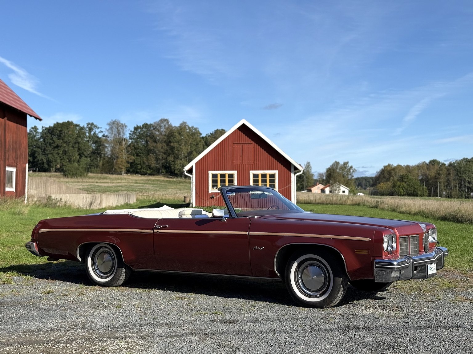 Exteriörbild på 1975 Oldsmobile Delta 88